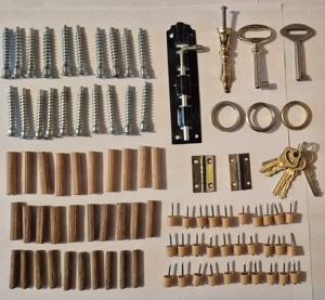 Lot diverse accesorii pentru mobilier 