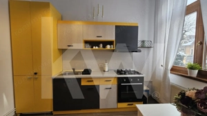 Garsonieră mobilată de închiriat la casă în inima Sibiului – pivniță inclusă - imagine 2