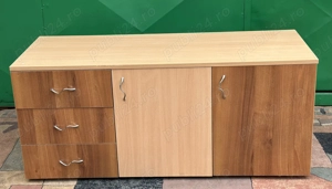 Comoda 1,35 m cu usi si sertare; Mic Dulap cu rafturi; Pantofar