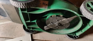 mașină de tăiat iarba 