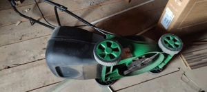 mașină de tăiat iarba 