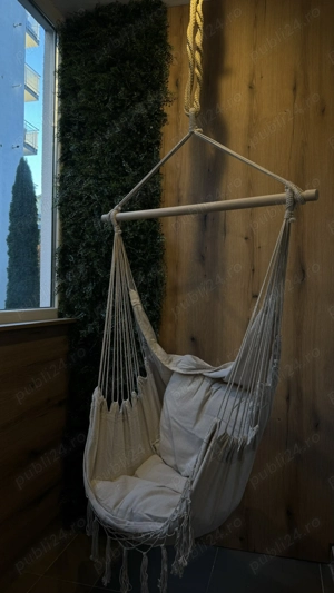  Închiriem post manichiură pedichiura - imagine 4