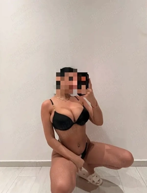 !!Bruneta cu forme apetisante!!New!!