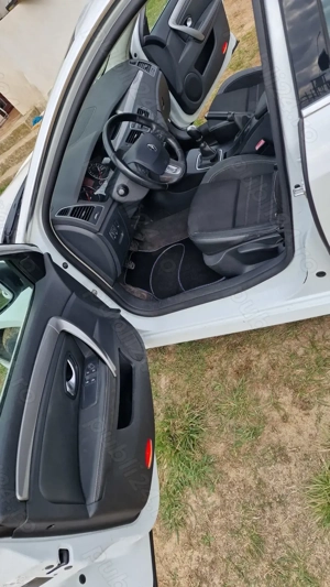 Vand Laguna 3 2014 1.5 110 Preț 3200 - imagine 6