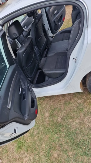 Vand Laguna 3 2014 1.5 110 Preț 3200 - imagine 8