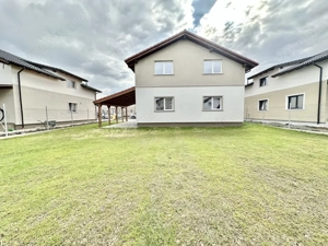 Casa individuala cu 5 camere si teren de 600mp - Mosnita Noua