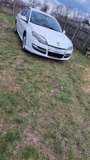 Vand Laguna 3 2014 1.5 110 Preț 3200 - imagine 9