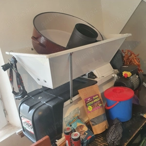 Vand zdrobitor struguri cu desciorchinator si teasc din fonta plus butoaie