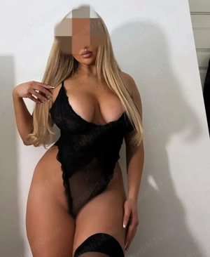 100%   blonda  sexi...poze reale ...Zona Coresii