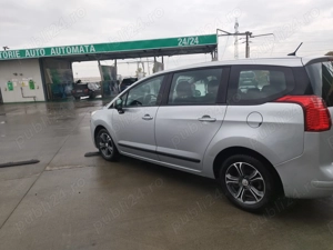 Peugeot 5008 - motor 1,6 diesel - 7 locuri - an 2010 - imagine 11