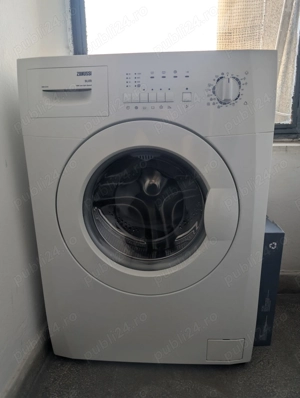 Vind urgent mașina Zanussi Slim de spălat haine 