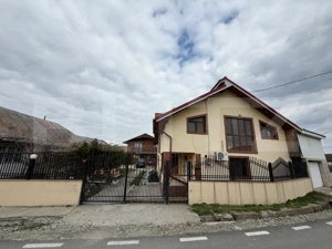 Case + teren de vanzare la 11 km de Tg Jiu