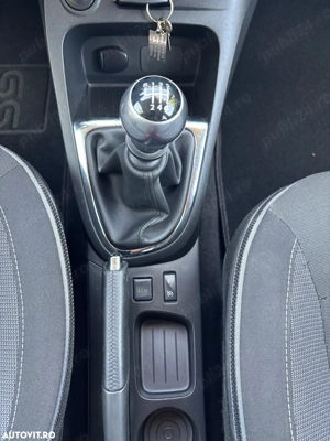 Renault Captur 1.5 DCI 110 cp - imagine 10