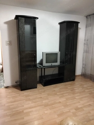 Proprietar închiriez apartament cu trei camere semiecomandat in Bacau 