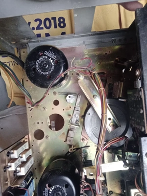 Dezmembrez Akai X200D motoare.placa de baza.vu metre