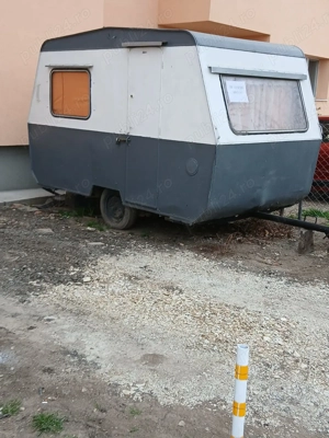 Vând rulota 2 persoane Lungime 3,2 m, latime 1,8 m