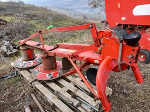 Vând tractor românesc+accesorii! - imagine 3