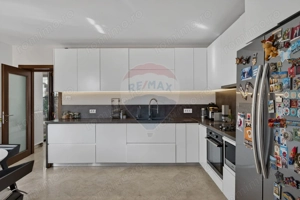 Vila cu design spectaculos, tehnologie smart  lifestyle complet - imagine 19