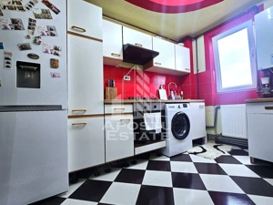 Apartament 3 camere decomandat, etaj 4/4 negociabil