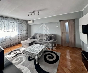 Apartament 3 camere,  zona Boul Rosu