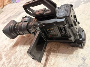 Blackmagic URSA Broadcast G2 + Fujinon 16x   Pachet cameră + obiectiv