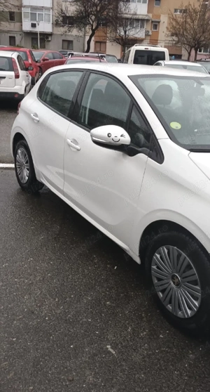 Peugeot 208, Mașină compactă, economică și întreținută - imagine 3