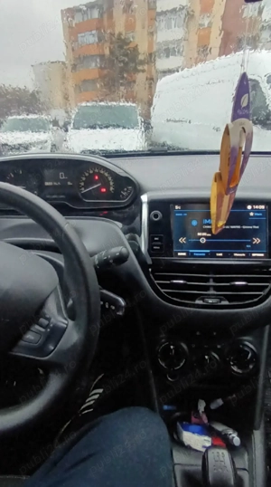 Peugeot 208, Mașină compactă, economică și întreținută - imagine 4