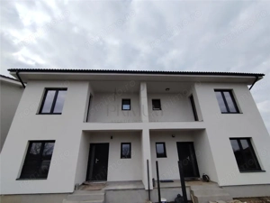 Duplex spatios - Asfalt - toate utilitatile.