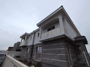 Duplex superb - Separat prin spatiu de depozitare - bucatarie inchisa. - imagine 4