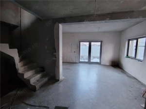 Duplex superb - Separat prin spatiu de depozitare - bucatarie inchisa. - imagine 10