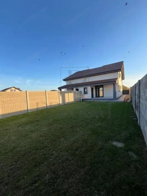 Duplex finalizat - bucatarie inchisa - dormitor la parter