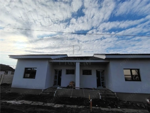 Duplex pe parter - zona excelenta - toate utilitatile - personalizare interioara - imagine 3