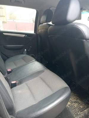 Vând pe piese Mercedes a class 180 Model 2011 cutie automată defectă 
