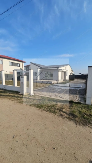 Case de vanzare Tunari