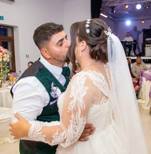 Vând rochiță de mireasă și manechin alb! 