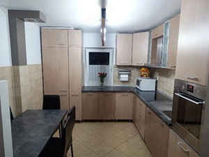 PROPRIETAR, vand apartament 4 camere, 2 bai, etaj 1, decomandat, boxă la subsol, in zona Lipovei 