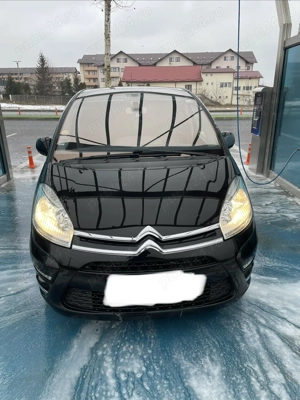Vând Citroen C4 Picasso,an 2011,motor 1.6 HDI,206000 km,înmatriculat,fiscal pe loc - imagine 4