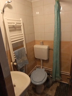 Ofer spre inchiriere camera la curte - imagine 3