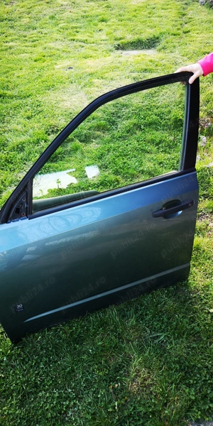 Usi fata Subaru Forester