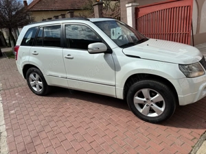 Suzuchi Grad vitara 4 4 Benzina motor 1995 cm anu 2010 