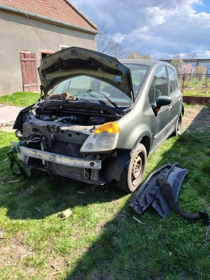 Dezmembrez Renault modus 1.5 diesel  - imagine 3