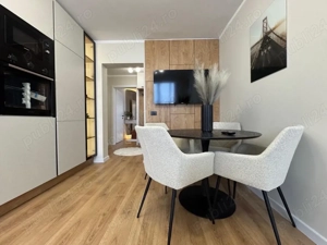 PF vând ap 3 camere Grigorescu str Fântânele, două băi, renovat complet