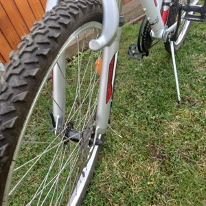 Vând bicicletă tineret