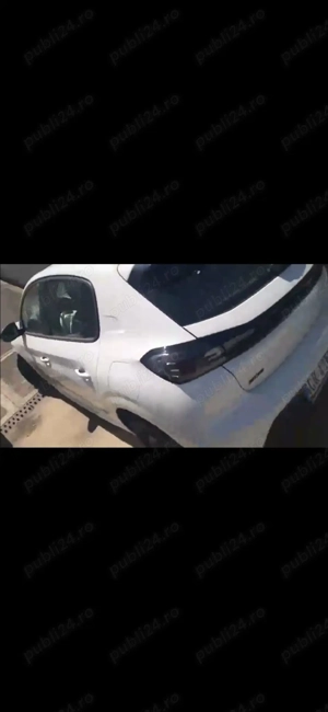 Peugeot 208 1.2 puretech din  2024 cu 5300 km - imagine 3