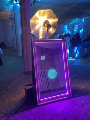 Oglinda magica și mașina de fum greu 