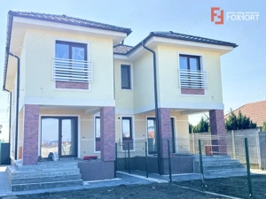 Duplex 4 camere situat la drum asfaltat, in Sacalaz - imagine 2