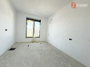 Duplex 4 camere situat la drum asfaltat, in Sacalaz - imagine 5
