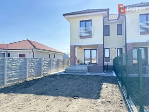 Duplex 4 camere situat la drum asfaltat, in Sacalaz