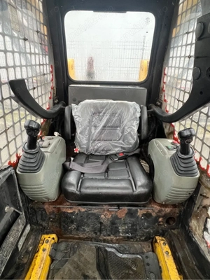 Mini Incarcstor Frontal KOMATSU SK714 AN 2010 - imagine 8