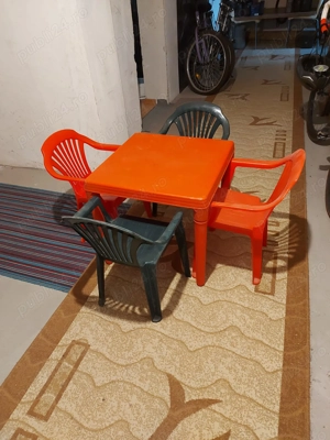 Set 3 măsuțe cu scăunele pentru copii